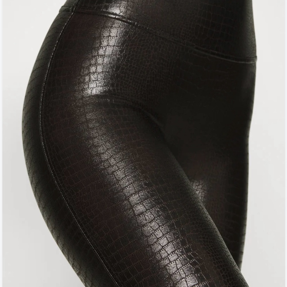 Spanx Faux Leather Croc Legging Sz L